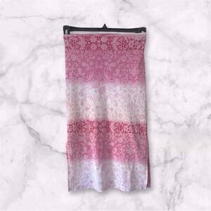 Vintage Pink and white floral midi skirt #midi #pink fitted sexy pencil skirt.